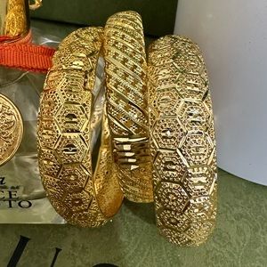 🎗️3 Large Exquisite Egytain G.F Bangles (NEW)🎗️